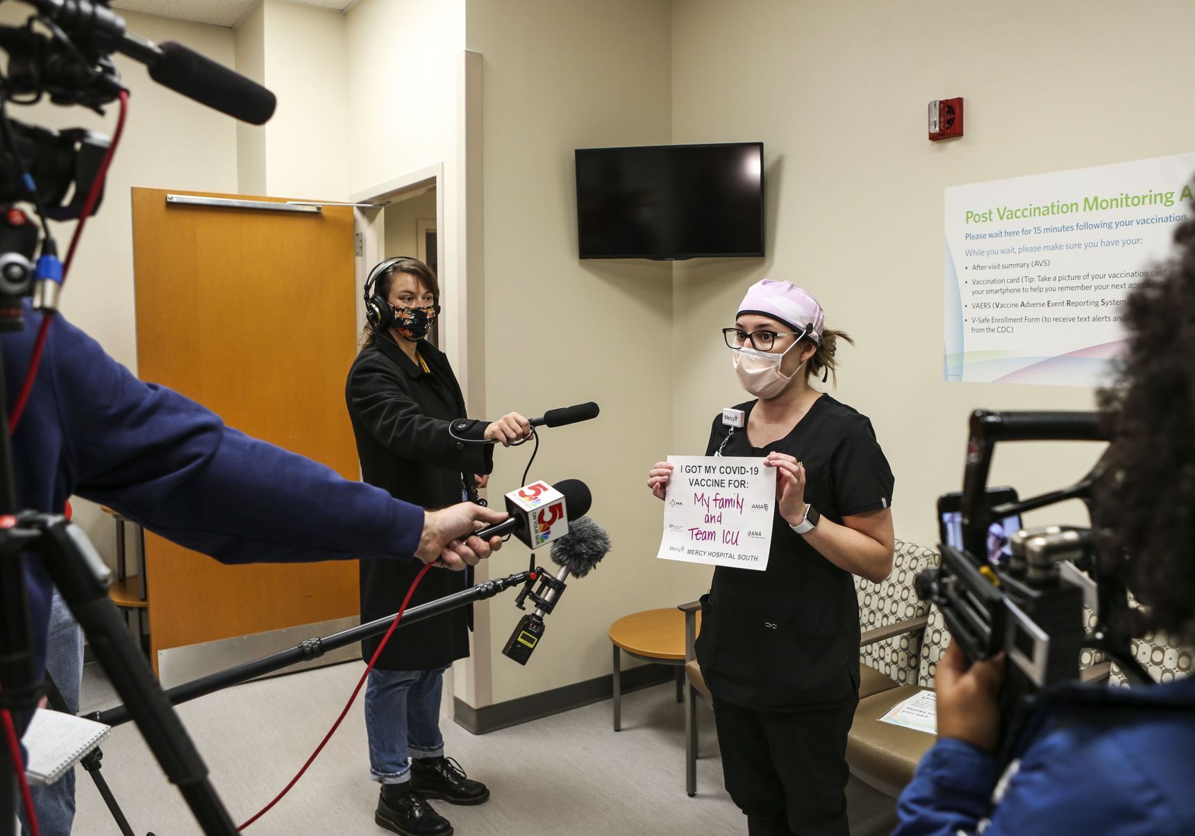 First COVID-19 Vaccine administered in St. Louis region at Mercy Hospital South